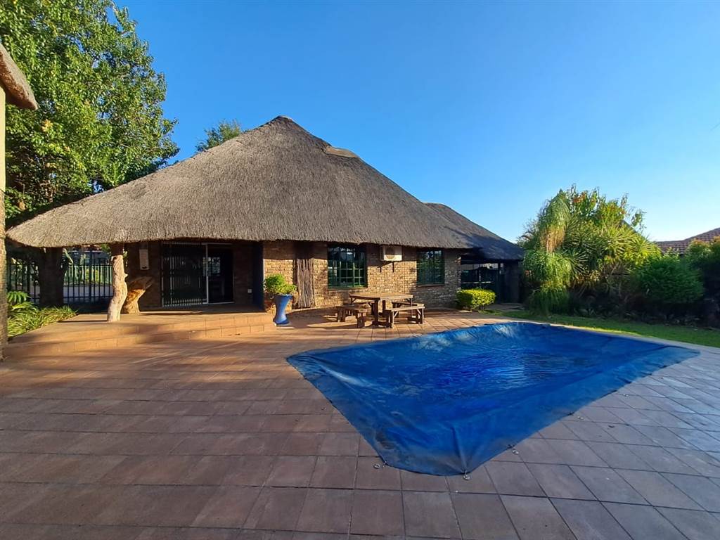 6 Bed House in Thabazimbi photo number 14