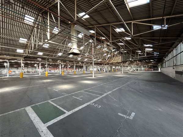 6 800  m² Industrial space