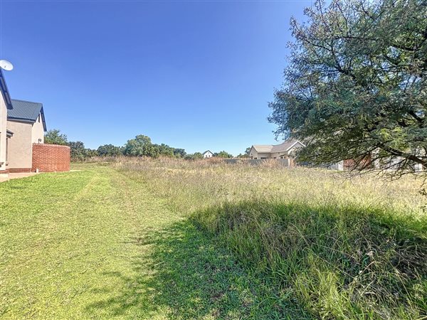999 m² Land available in Boschkop