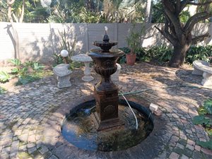 10 Bed House in LesMarais