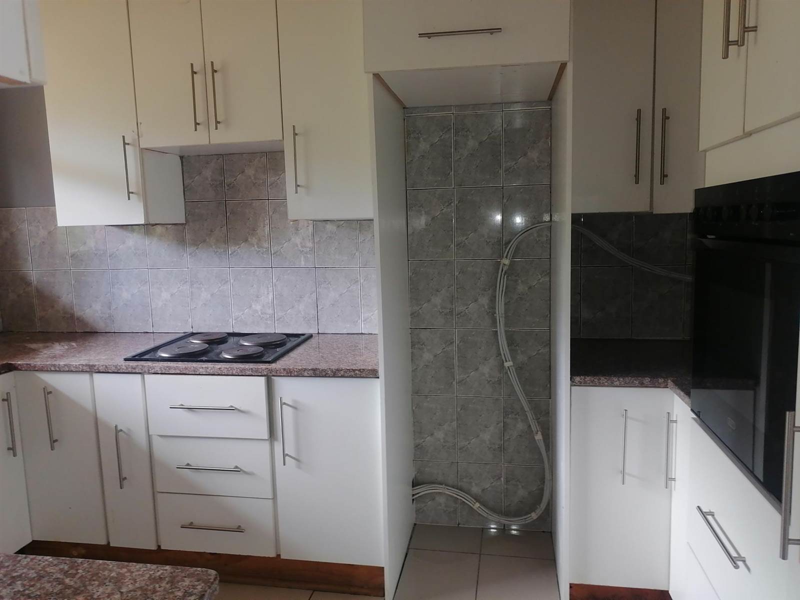 3 Bed Apartment in Empangeni photo number 4