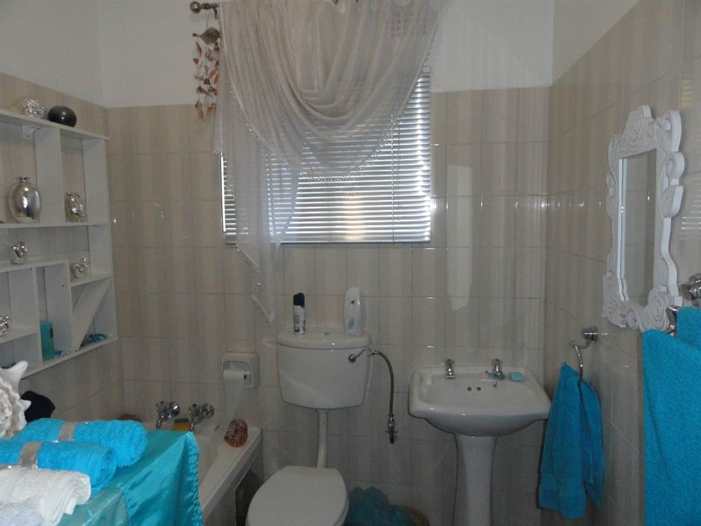 3 Bed Townhouse in Rustenburg photo number 15