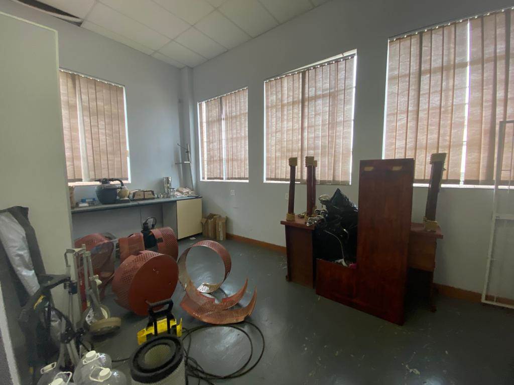 350  m² Commercial space in Klipfontein photo number 11