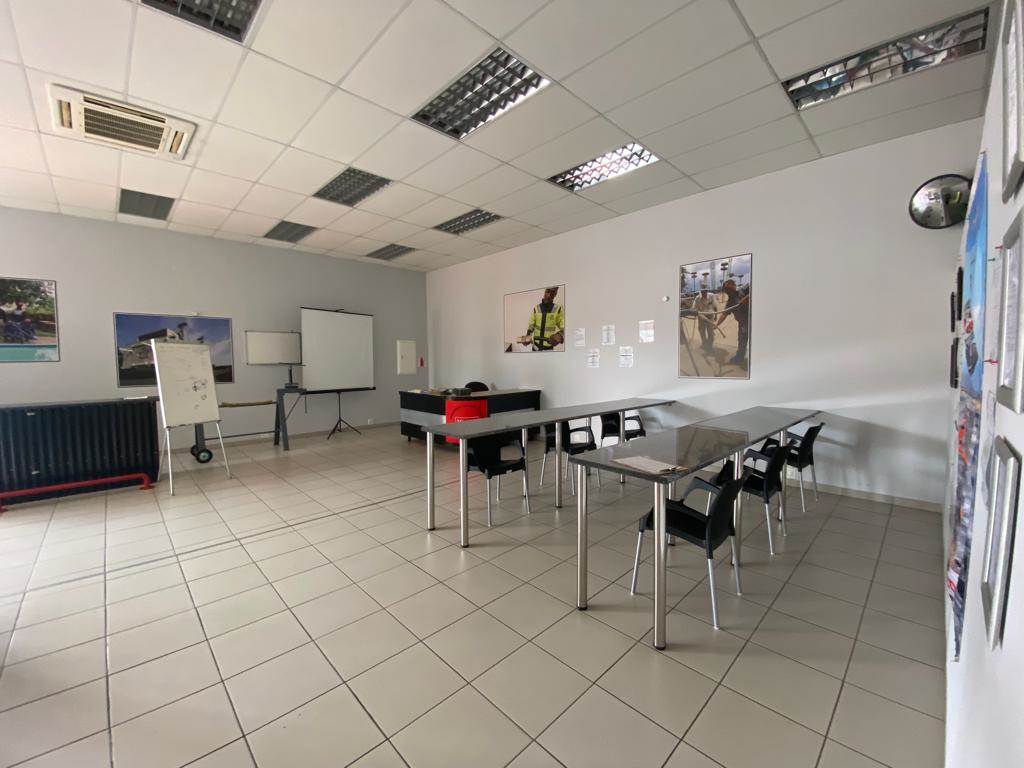 350  m² Commercial space in Klipfontein photo number 4