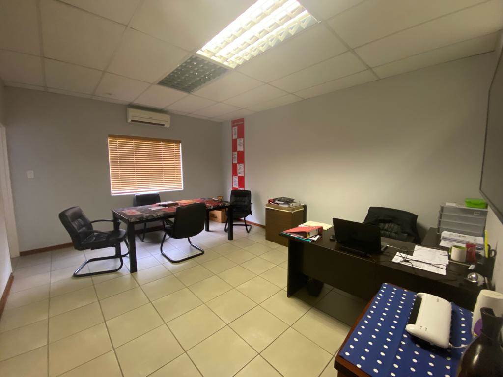 350  m² Commercial space in Klipfontein photo number 8