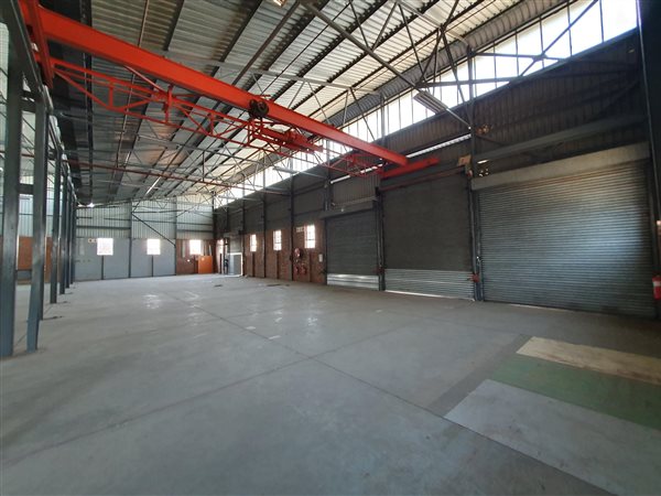 2 565  m² Industrial space