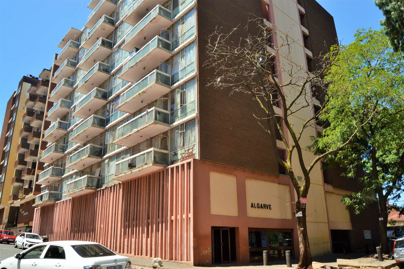 3 Bed Apartment in Hillbrow photo number 1