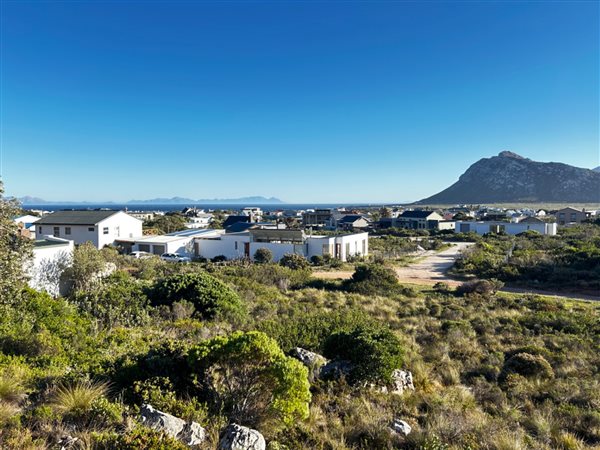 1080 m² Land available in Pringle Bay