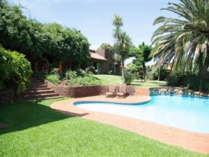 5 Bed House in Golf View
