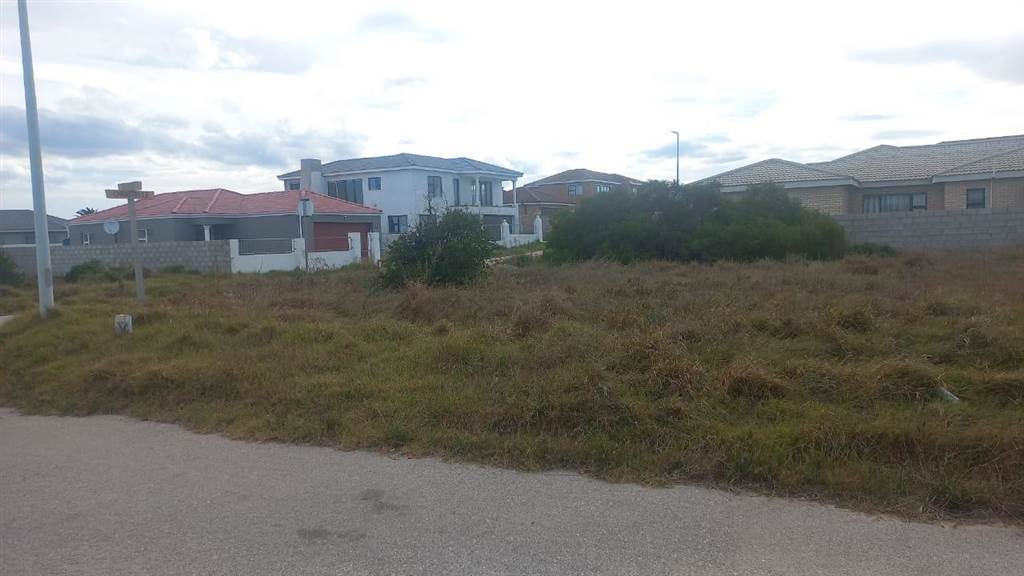 560 m² Land available in Bluewater Bay photo number 4