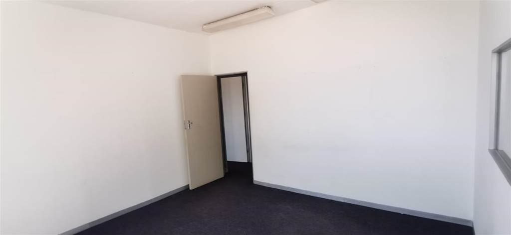 88  m² Commercial space in Northcliff photo number 12
