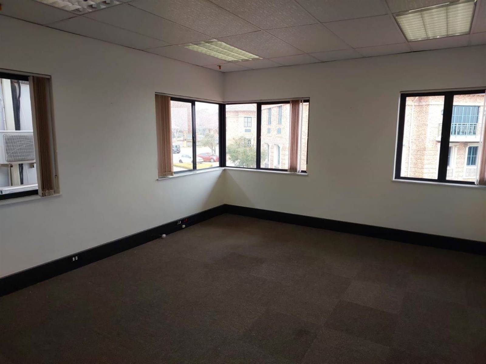 245  m² Commercial space in Bryanston photo number 9