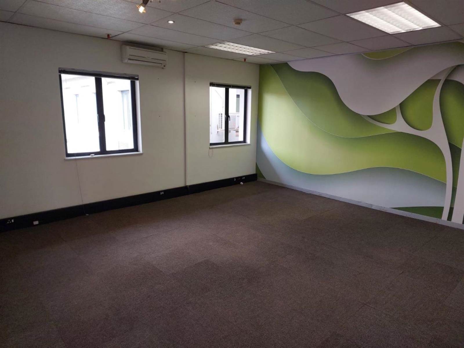 245  m² Commercial space in Bryanston photo number 12