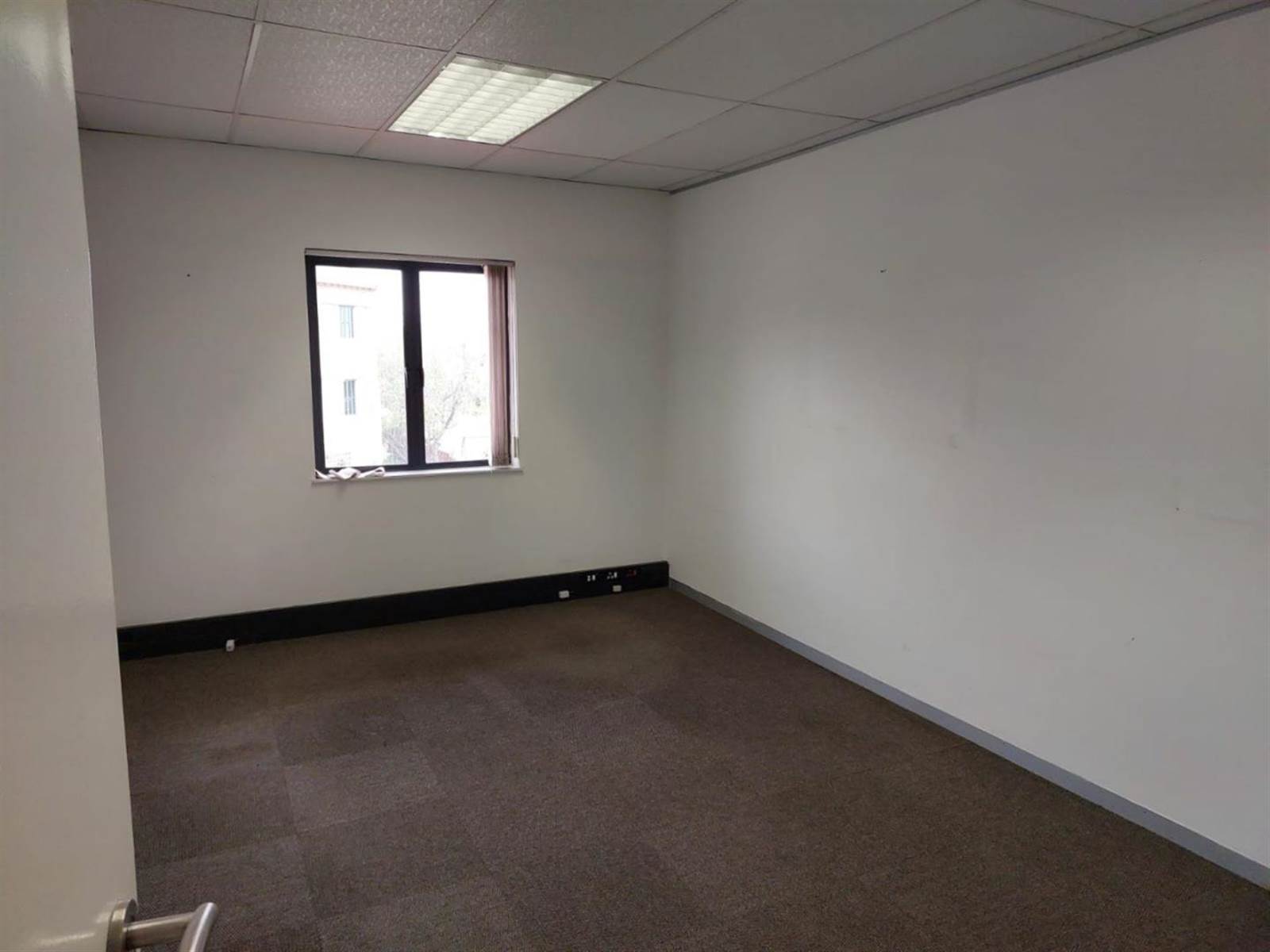 245  m² Commercial space in Bryanston photo number 8