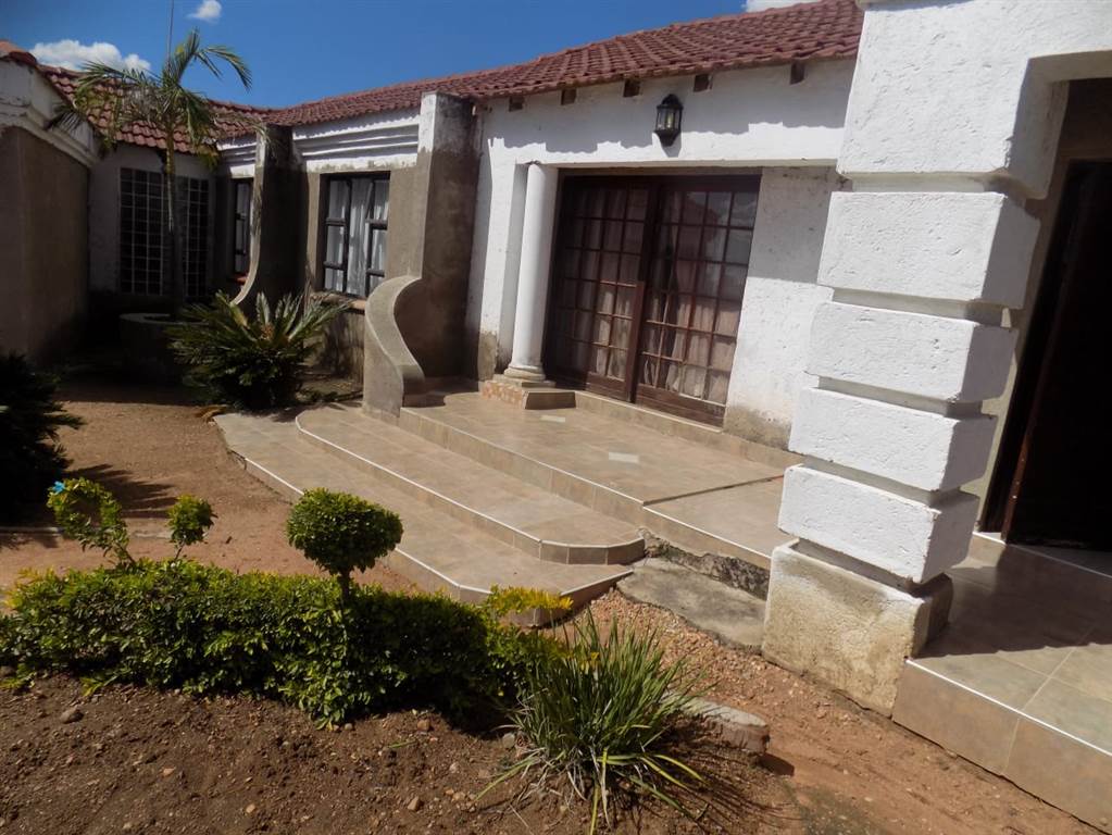 3 Bed House in Seshego photo number 4