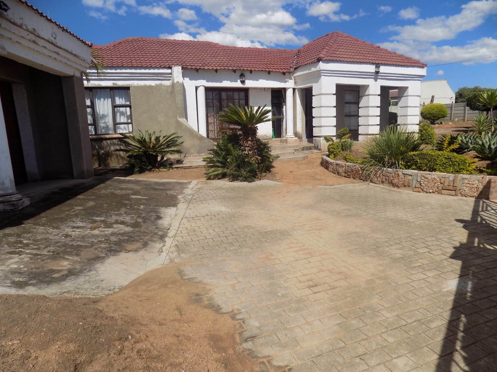 3 Bed House in Seshego photo number 11