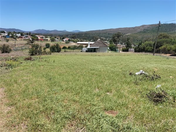 1 475 m² Land