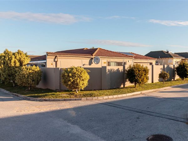 3 Bedroom House 3 Bedroom House