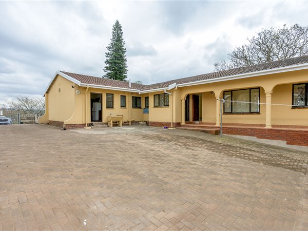 4 Bedroom House 4 Bedroom House