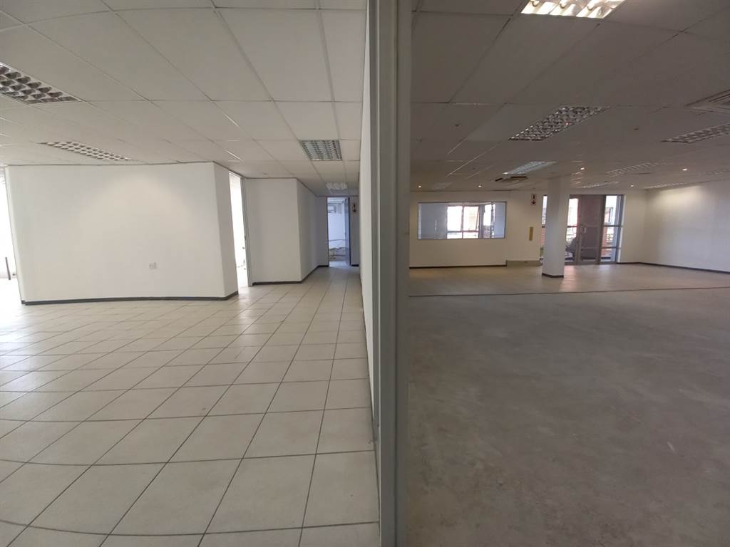 427  m² Office Space in Faerie Glen photo number 6