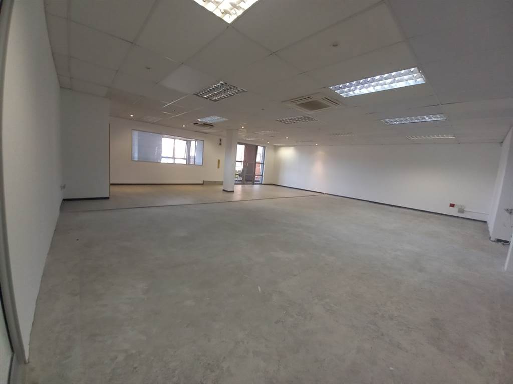 427  m² Office Space in Faerie Glen photo number 5