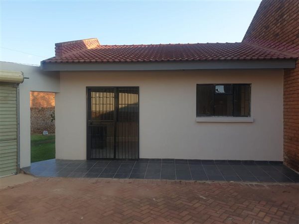 2 Bed House in Fauna Park