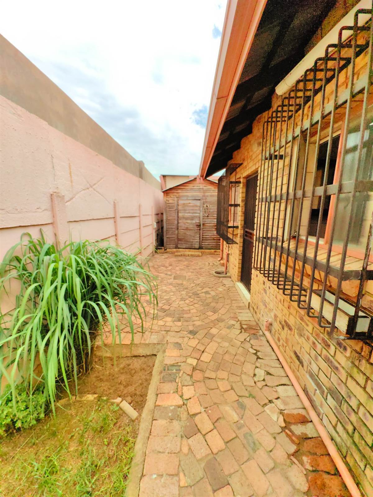3 Bed House in Parktown Estate photo number 24