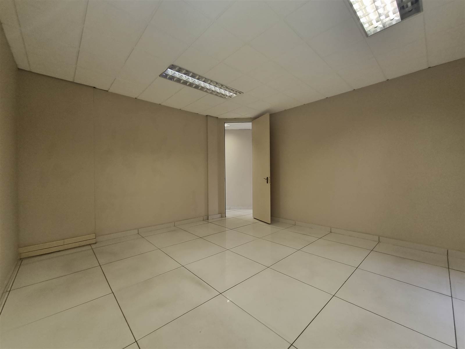 771  m² Commercial space in Rivonia photo number 18