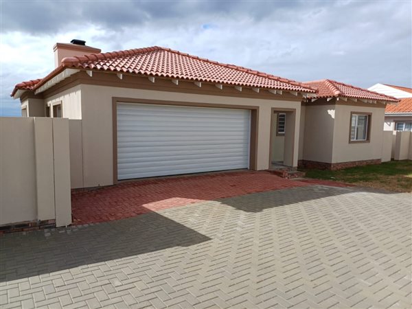 3 Bedroom Townhouse 3 Bedroom Townhouse