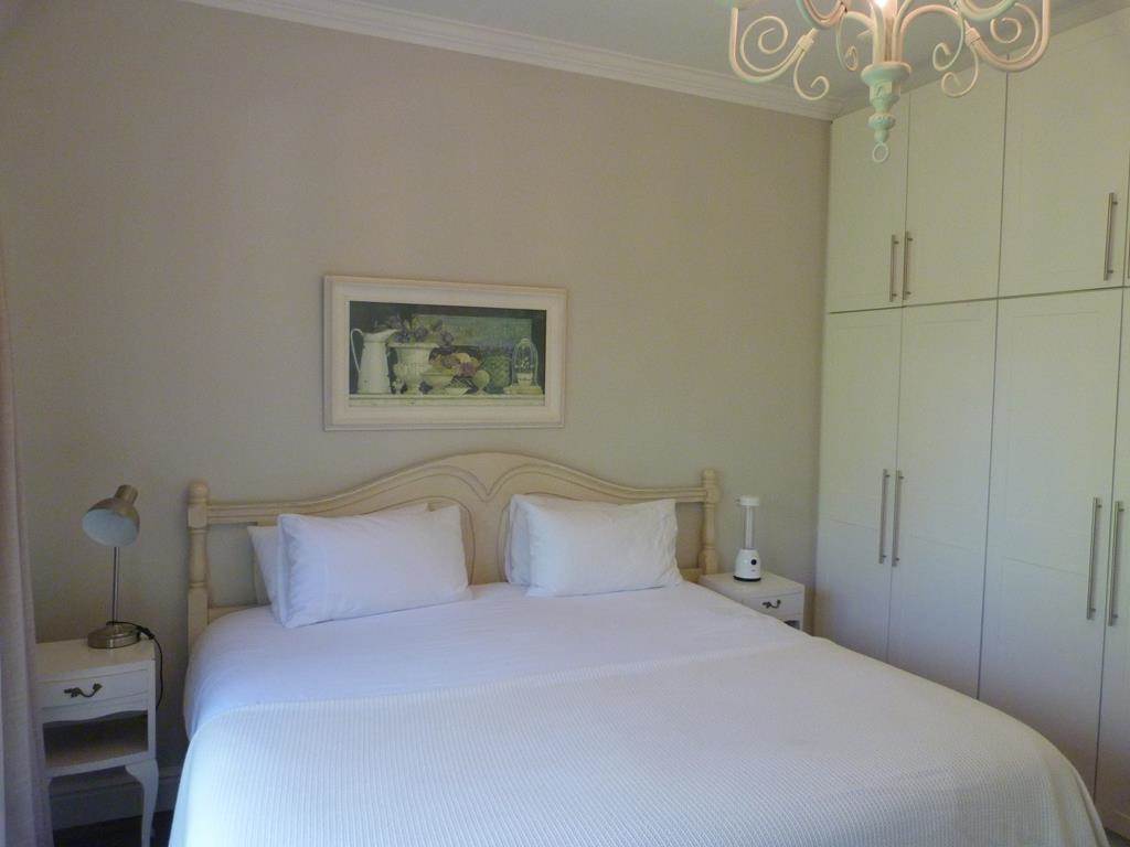 3 Bed House in Constantia photo number 10
