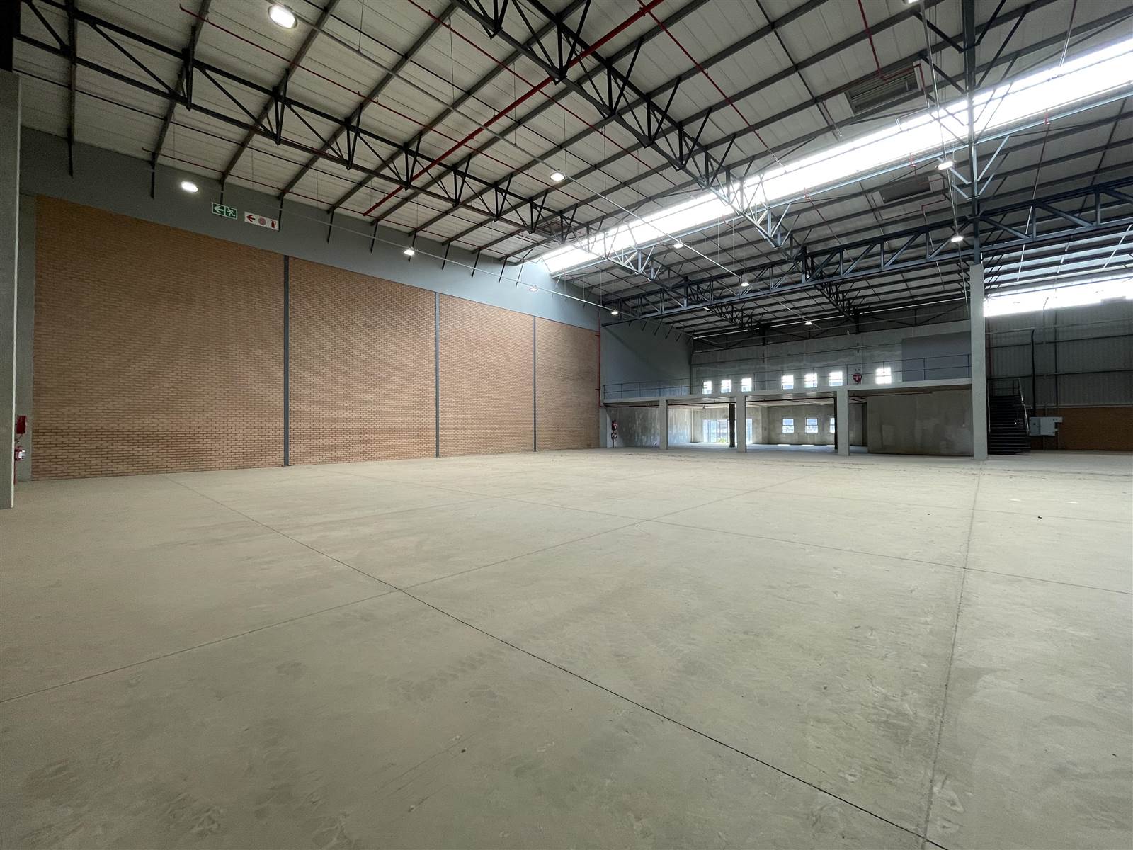2143  m² Industrial space in Gosforth Park photo number 11