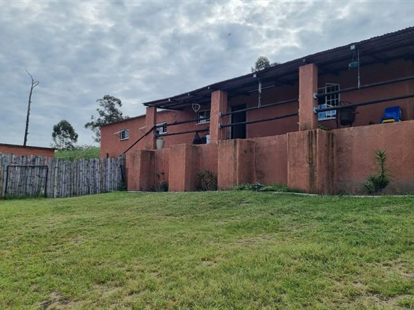 9 000 m² Smallholding 9 000 m² Smallholding