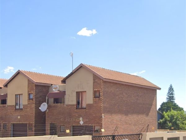 3 Bedroom Townhouse 3 Bedroom Townhouse