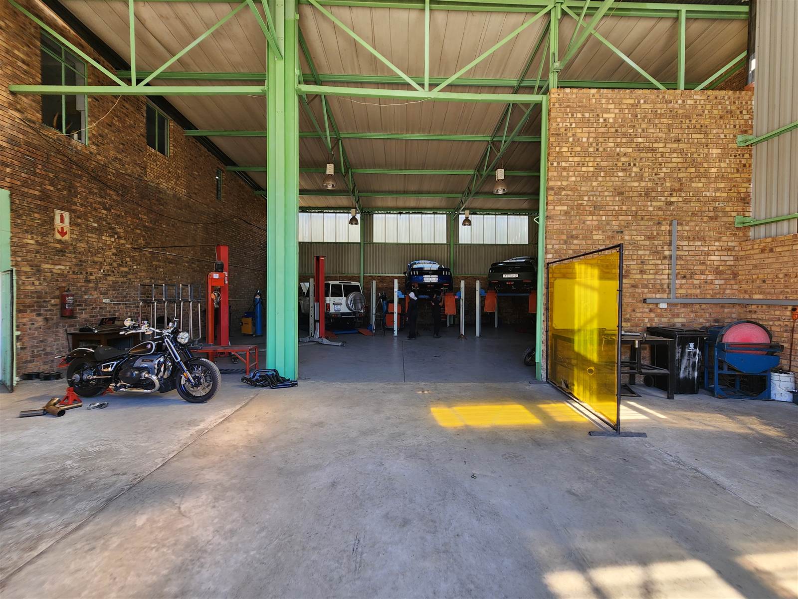 386  m² Industrial space in Sebenza photo number 6