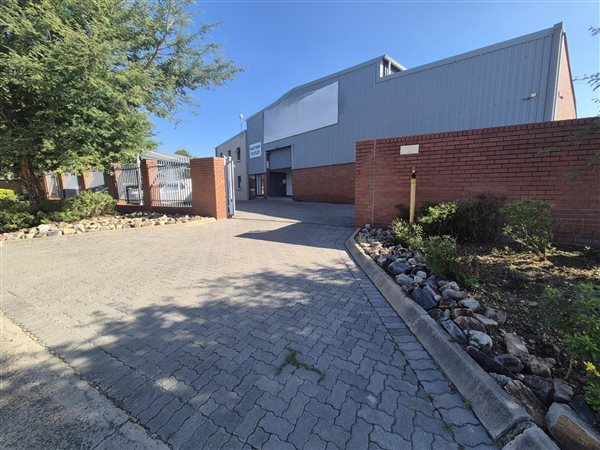 781 m² Industrial space 781 m² Industrial space