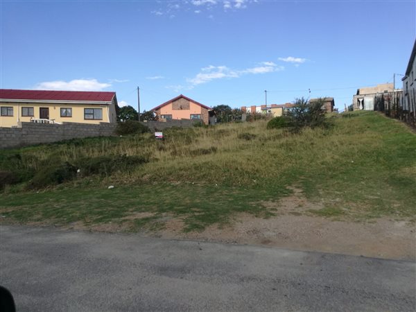 747 m² Land available in Fairview