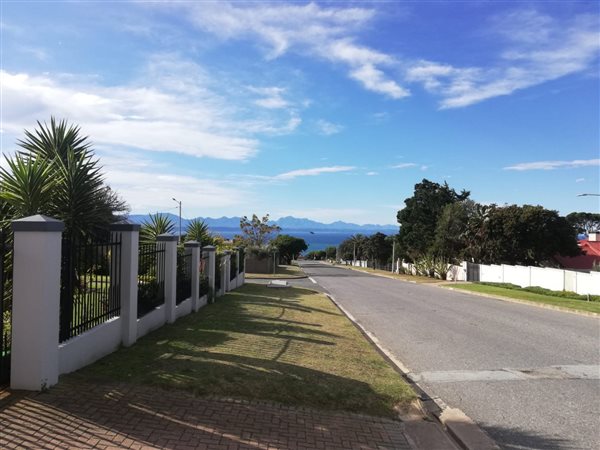 1 309 m² Land