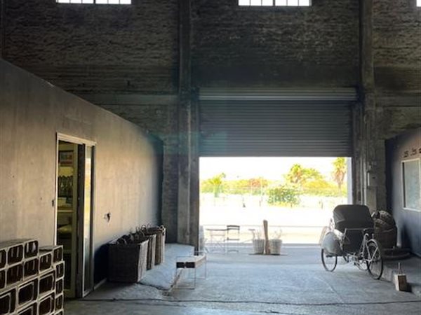 1 080  m² Industrial space