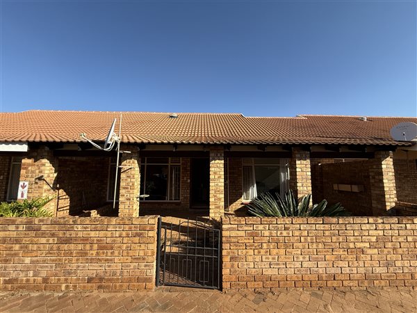 2 Bedroom Townhouse 2 Bedroom Townhouse