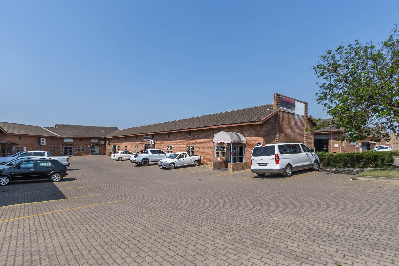 161  m² Commercial space in Alton photo number 27