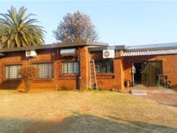 2 000 m² Commercial space 2 000 m² Commercial space