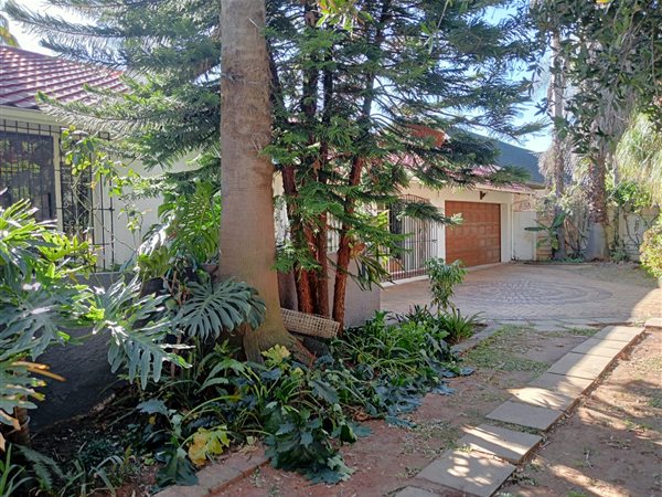 4 Bedroom House 4 Bedroom House