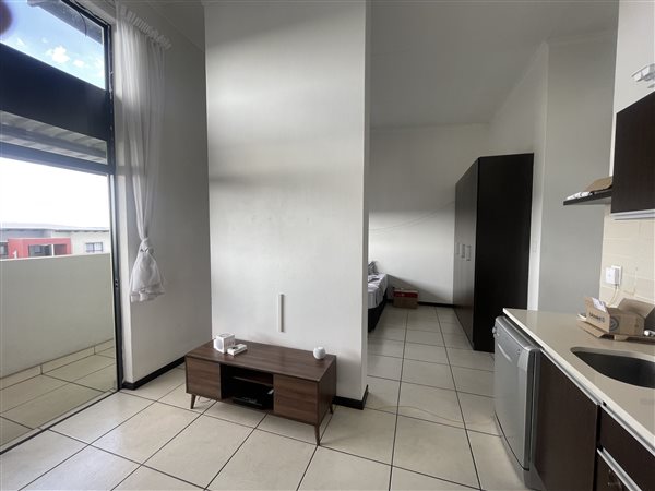 1 Bed Apartment in Helderfontein Estate