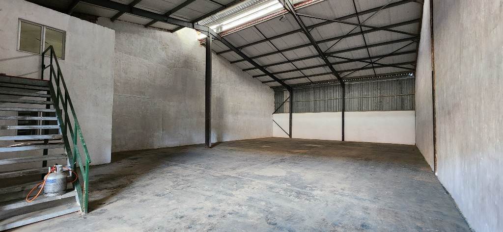 450  m² Commercial space in Springfield photo number 1