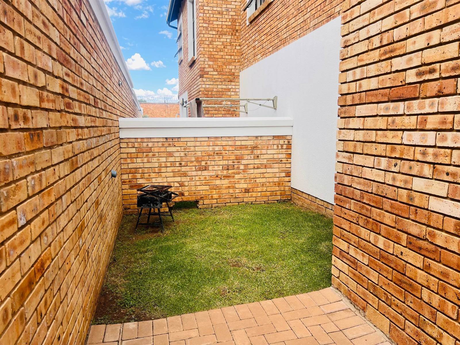 3 Bed Apartment in Beyers Park photo number 4
