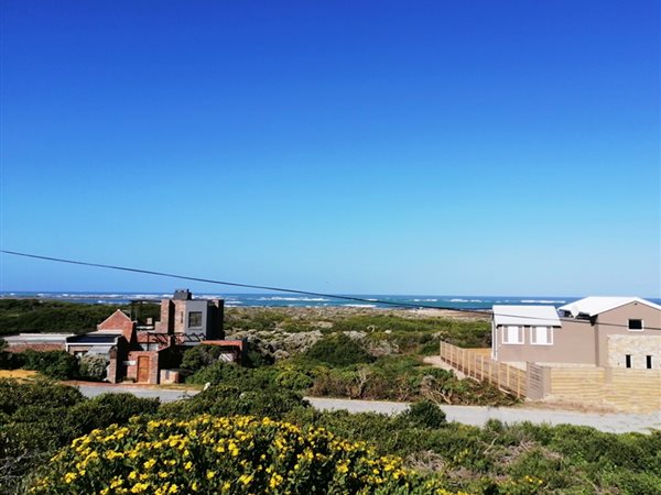 614 m² Land available in Suiderstrand