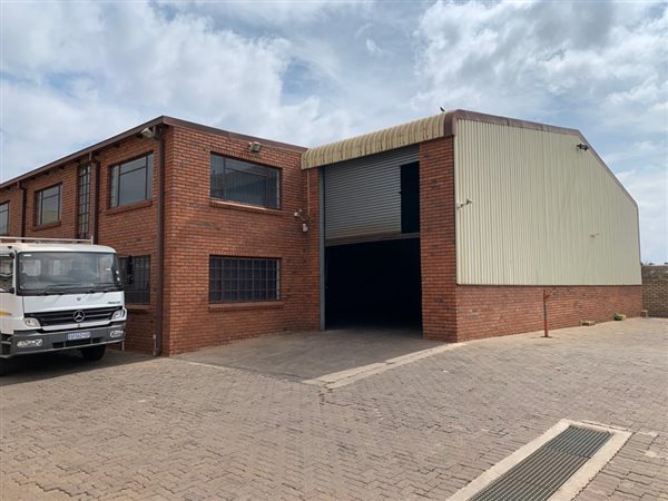 422 m² Industrial space 422 m² Industrial space