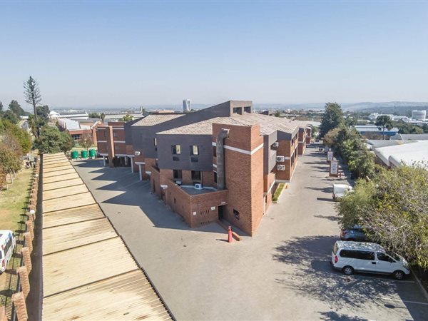 6855  m² Commercial space