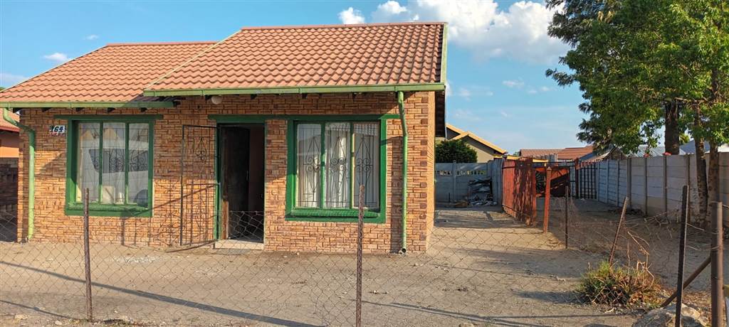 2 Bed House in Boitekong photo number 3