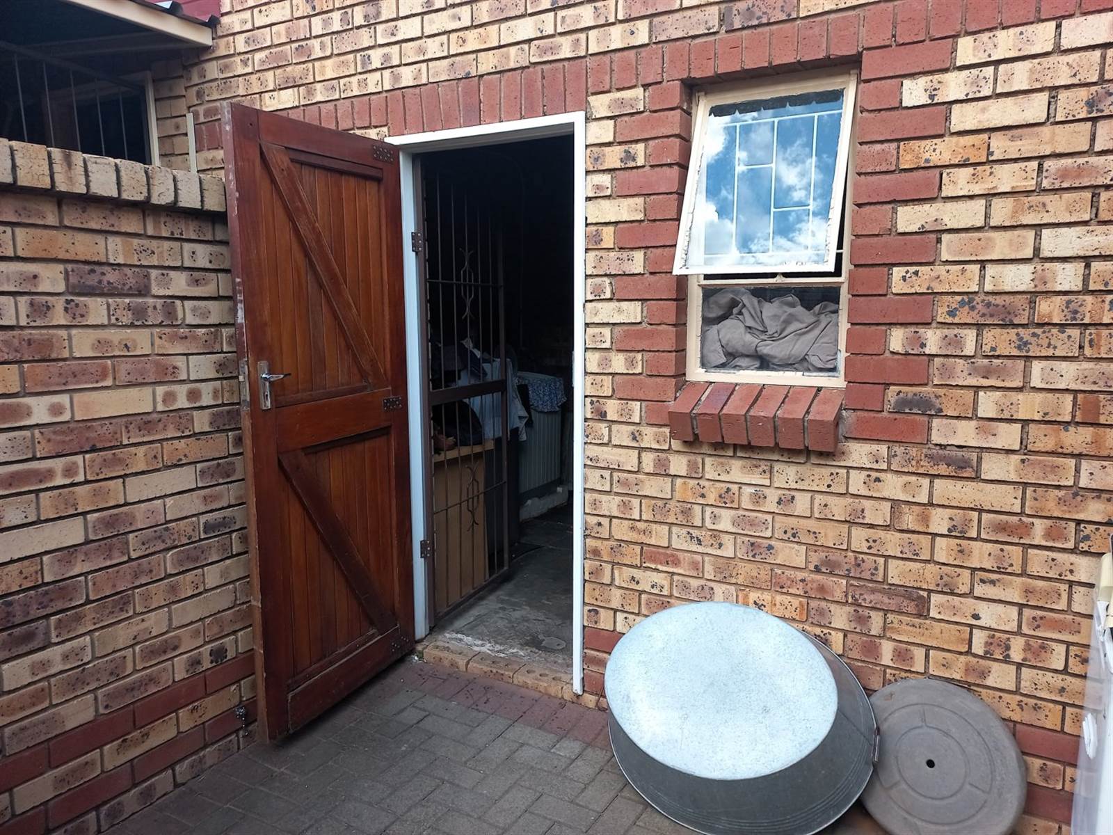 2 Bed Townhouse in Uitsig photo number 11